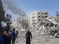 Siyonist işgal rejimi Gazze'de 2 bakanlık binasını bombaladı