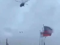 Rusya'da 2 asker helikopterden sarkıtılan halattan düşerek öldü