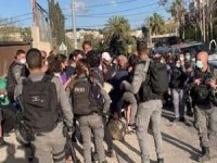 İşgalci siyonistler Kudüs'ün Şeyh Cerrah Mahallesi'ndeki Filistinlilere saldırdı