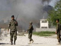 Afganistan'da okul servisine bombalı saldırı