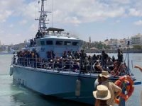 Libya açıklarında son 2 günde binden fazla düzensiz göçmen yakalandı