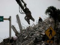 Miami'de çöken binada ölenlerin sayısı 28'e yükseldi: 117 kişi halen kayıp