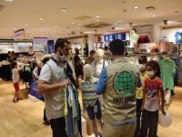 Umut Kervanı Adana'da 150 çocuğa kıyafet yardımında bulundu