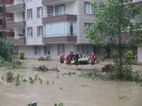 Rize ve Artvin’de beklenen yağış başladı: Bazı mahalleleri su bastı