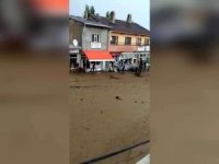 Van'ın Başkale ilçesinde sel: Dükkanları su bastı
