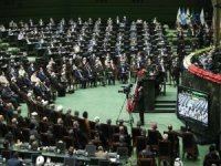 İran'ın yeni Cumhurbaşkanı Reisi yemin ederek görevine başladı