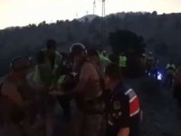 Yangın söndürme çalışmalarında yaralanan görevli helikopterle hastaneye kaldırıldı