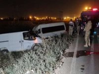 Panelvan ile minibüs çarpıştı: 10 yaralı