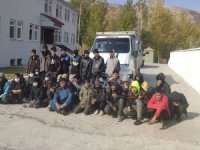 Durdurulan minibüste 38 düzensiz göçmen yakalandı