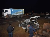 Şanlıurfa'da kamyon ile otomobil çarpıştı: 1 ölü 5 ağır yaralı