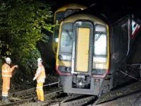 İngiltere'de meydana gelen tren kazasında 17 kişi yaralandı