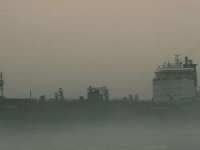 Çanakkale'de transit gemi geçişlerine fırtına engelli