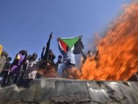 Sudan’da darbe karşıtı gösterilerde açılan ateş sonucu 2 gösterici hayatını kaybetti