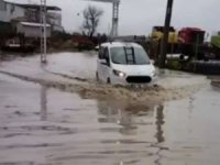 Edirne'de sel: Dereler taştı, yollar ulaşıma kapandı