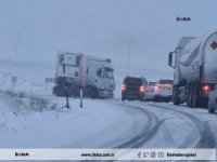 Erzincan-Sivas karayolu ulaşıma kapatıldı