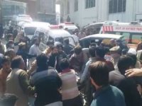 Pakistan'da camiye bombalı saldırı: Çok sayıda ölü ve yaralı var