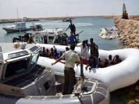 Tunus açıklarında onlarca düzensiz göçmen kurtarıldı
