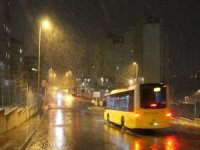 İstanbul'da beklenen kar yağışı etkisini göstermeye başladı