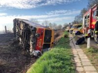 Macaristan'da tren kamyonete çarptı: Ölü ve yaralılar var