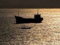 Tunus açıklarında akaryakıt gemisi battı