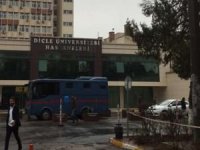 Diyarbakır'da otomobile silahlı saldırı: 3 ölü 2 yaralı