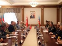 Bakan Akar ve Azerbaycan Savunma Bakanı Hasanov Bakü’de bir araya geldi