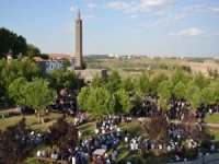 Diyarbakır'ın fethinin 1383'üncü yıl dönümü coşkuyla kutlandı