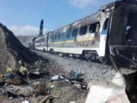 İran'da tren raydan çıktı: En az 17 ölü