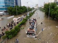 Pakistan’da muson yağmurları etkili oluyor: 121 ölü