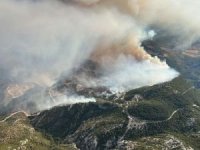 Datça'daki orman yangınına 30 hava aracı müdahale ediyor