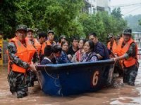 Çin'de taşan nehir 7 kişinin ölmesine neden oldu