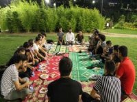 HÜDA PAR İstanbul Gençlik Kolları "Parklar Bizim Gençlik Bizim" etkinliği düzenliyor
