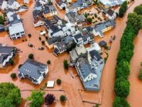 Almanya'da şiddetli yağış su baskınlarına yol açtı