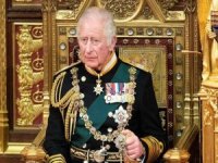 İngiltere'de yeni Kral Charles ilk resmi açıklamasını yayımladı