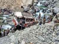 Hindistan'da otobüs kazası: 7 ölü