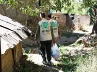 Umut Kervanı’ndan Bitlis’te yüzlerce aileye gıda ve nakdi yardım