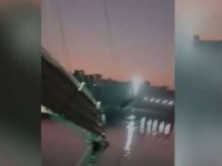 Hindistan'da köprü çöktü: 32 ölü