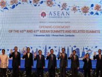 Kamboçya’da başlayan ASEAN Zirvesi çeşitli görüşmelerle devam ediyor