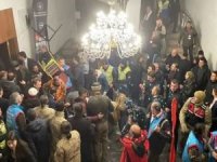 Kars'ın Sarıkamış ilçesinde bir otelin tavanı çöktü: 32 yaralı
