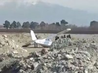 İran'da eğitim uçağı sert iniş yaptı