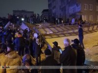Diyarbakır'da hissedilen depremde bazı binalar yıkıldı