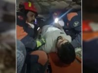 20 yaşındaki Muhammed depremin 110'uncu saatinde kurtarıldı