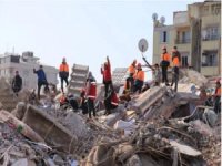Depremin merkez üssünde arama kurtarma çalışmaları devam ediyor