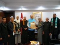 Patanili Müslümanlardan anlamlı deprem bağışı