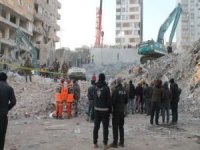 Ebrar Sitesi'nin enkazı altında kalarak ölenlerin sayısı 250'yi aştı
