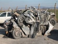 Kahramanmaraş'ta depremde hasar gören araçlar otoparka çekiliyor