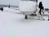 Rusya'dan uçak pistten çıktı
