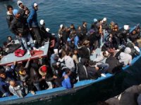 Binlerce Afrikalı düzensiz göçmen, Akdeniz üzerinden Avrupa'ya ulaşmak için Tunus’a geliyor