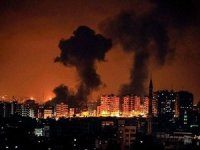 İşgal rejimi Gazze’ye yoğun hava saldırısı düzenledi