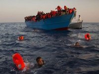 Tunus'ta göçmen teknesi battı: 35 ölü